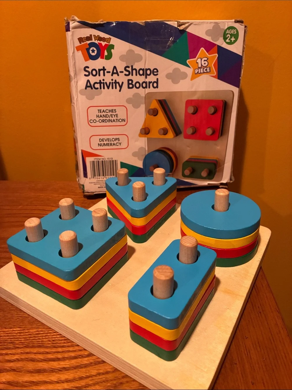 Real World Toys - SORT-A-SHAPE ACTIVITY BOARD (ages 2+)